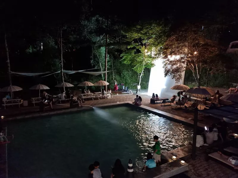 더 빌리지 6