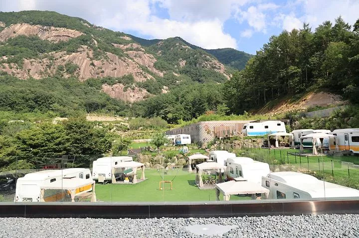 산정호수 마루글램핑 카라반 1