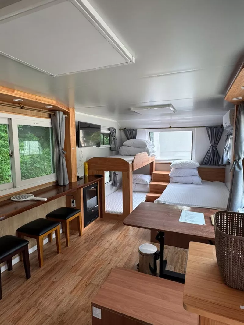 디뮤어 카라반 11