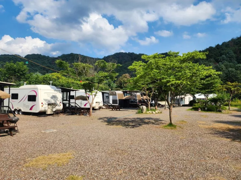 가평 오블리비아테 수영장 펜션&카라반 7